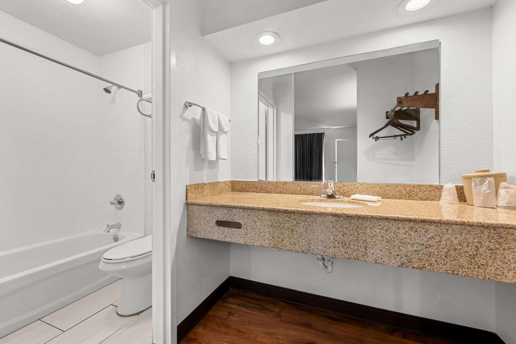 Americas Best Value Inn Hamilton Екстер'єр фото